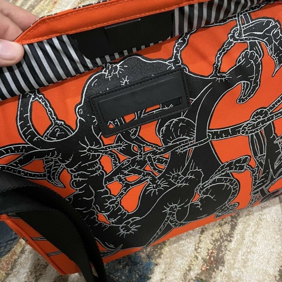 Dean Snyder | Computer Briefcase - Picture 12 of 15